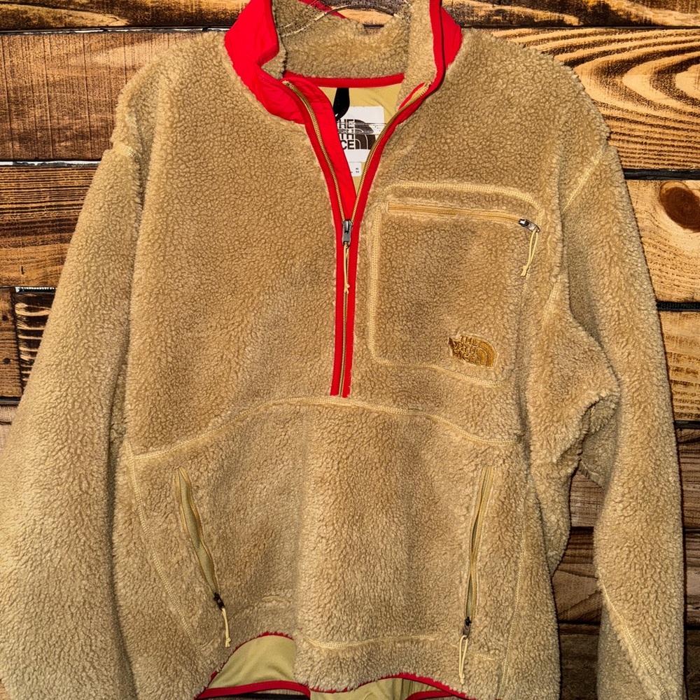 Fleece The North Face Pullover
Size XL